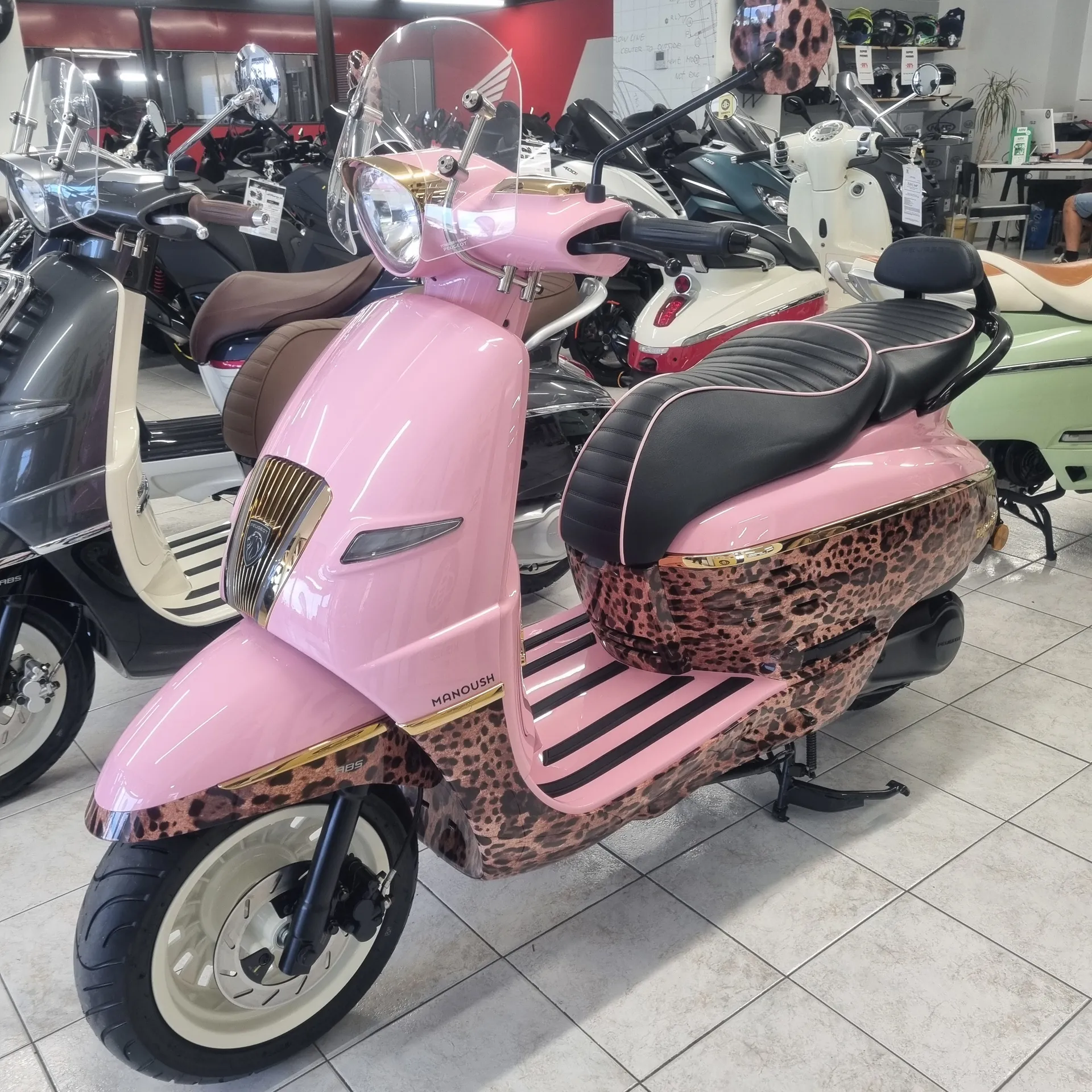 SCOOTER NEUF PEUGEOT DJANGO MANOUSH 125 A LA SEYNE SUR MER