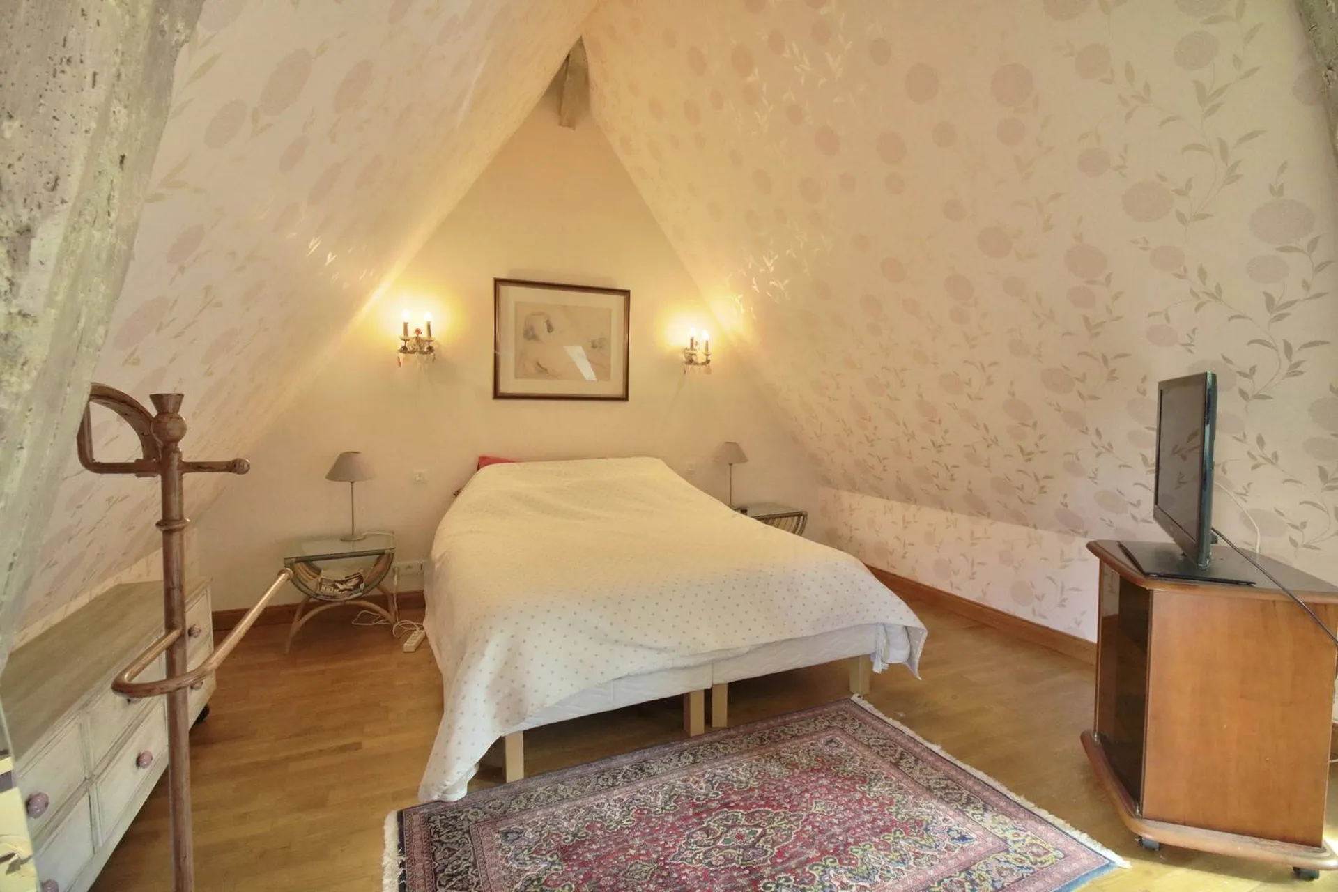 Propriété de 246 m² habitables sur son jardin de 3 680 m², fleuri et arboré, avec piscine, à 30 minutes de Rouen et de Dieppe, Seine Maritime, 76