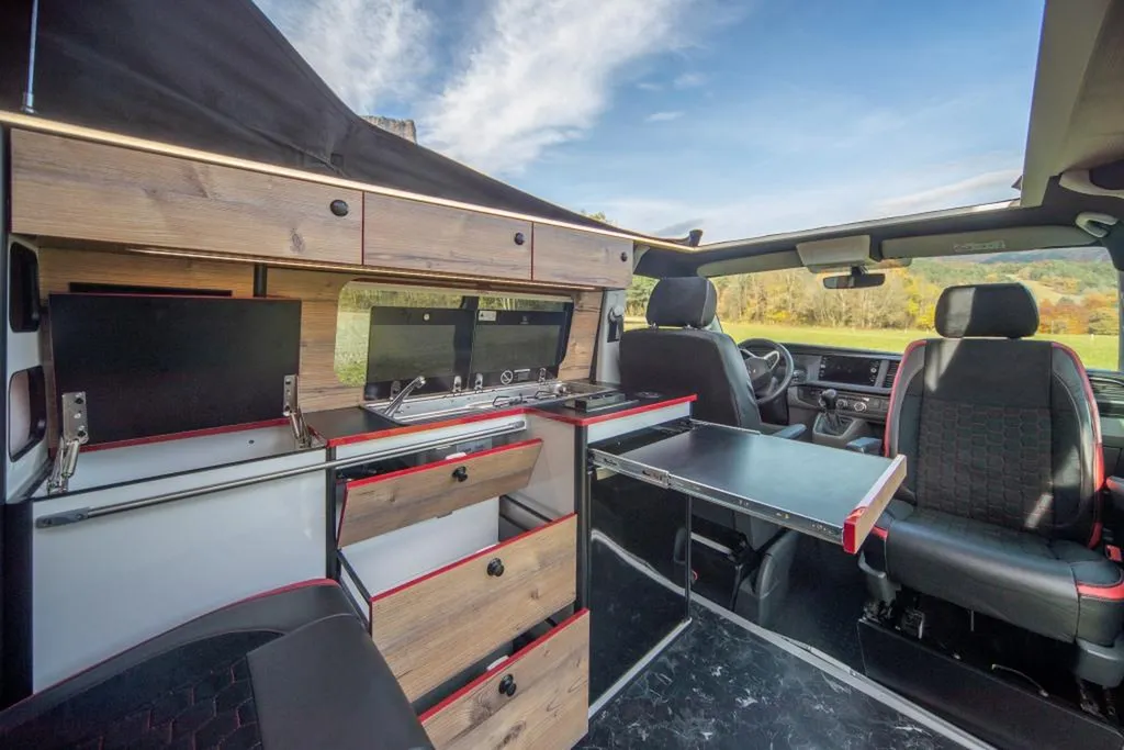 Aménagement intérieur sur-mesure VW T6.1 Long Full Options à Paris et en Île-de-France