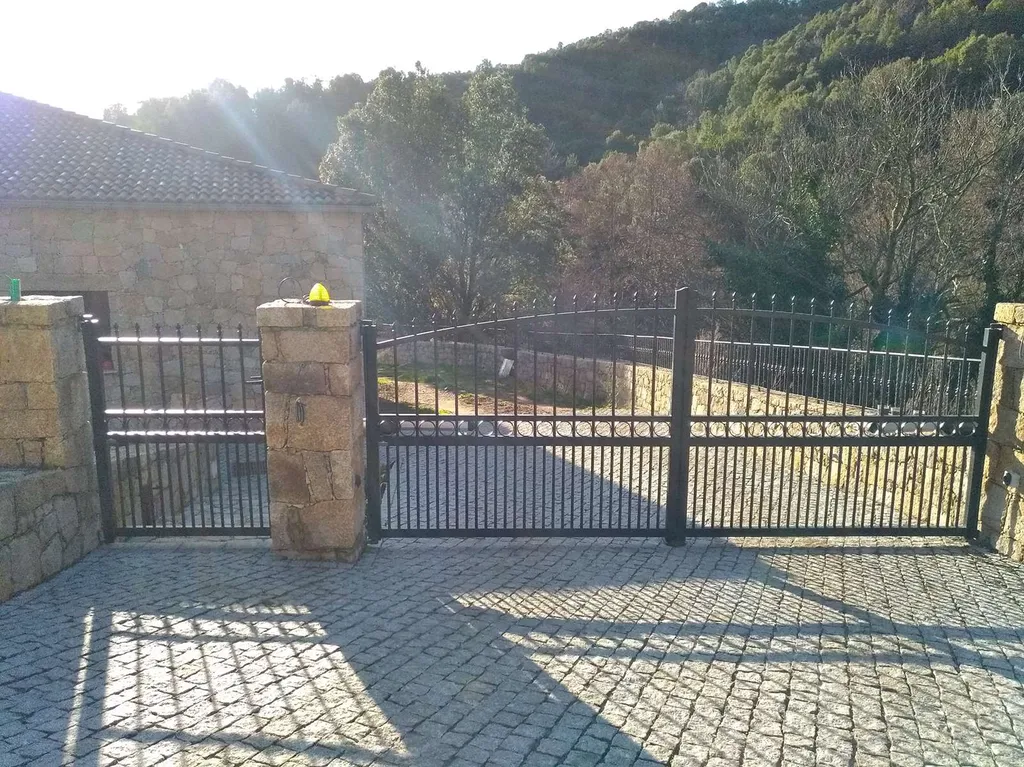 Portail battant Tschoeppé Héritage Chenonceau motorisé