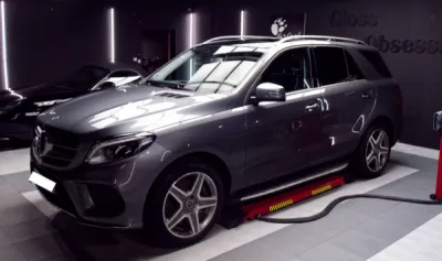 Mercedes GLE protégé avec soin grâce à Gtechniq Crystal Serum Ultra chez Gloss Obsession à Lorient.