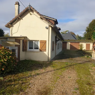 À vendre, maison ancienne et charmante de 86 m² sur un terrain de 1500 m² situé sur la commune de Fouqueville 27370