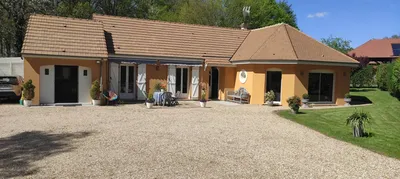 A vendre, dans un cadre paisible à LA CROISILLE (27190), Maison de plain-pied parfaitement entretenue et  sans vis-à-vis.