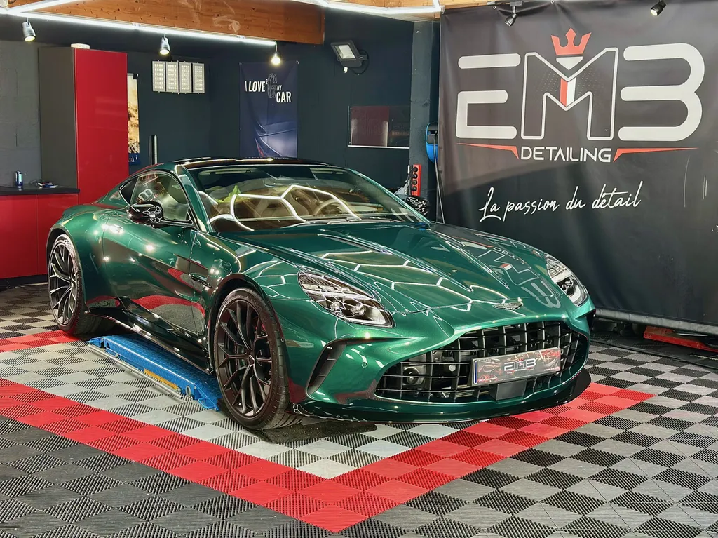 protection carrosserie PPF traitement céramique sur Aston martin Vantage Lyon 