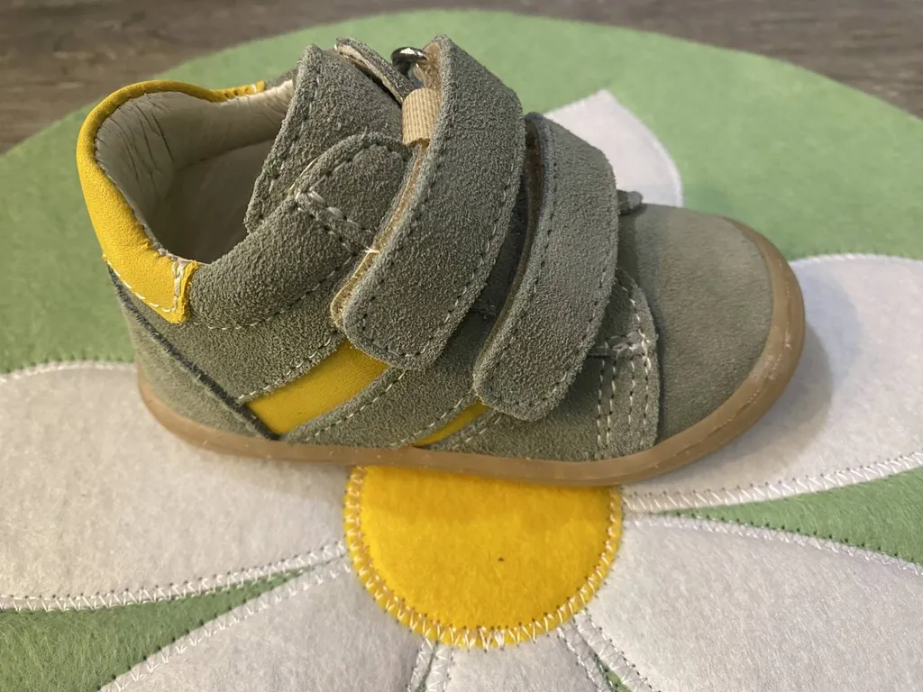 chaussure de marche souple à scratch pour bébé près de Vérac