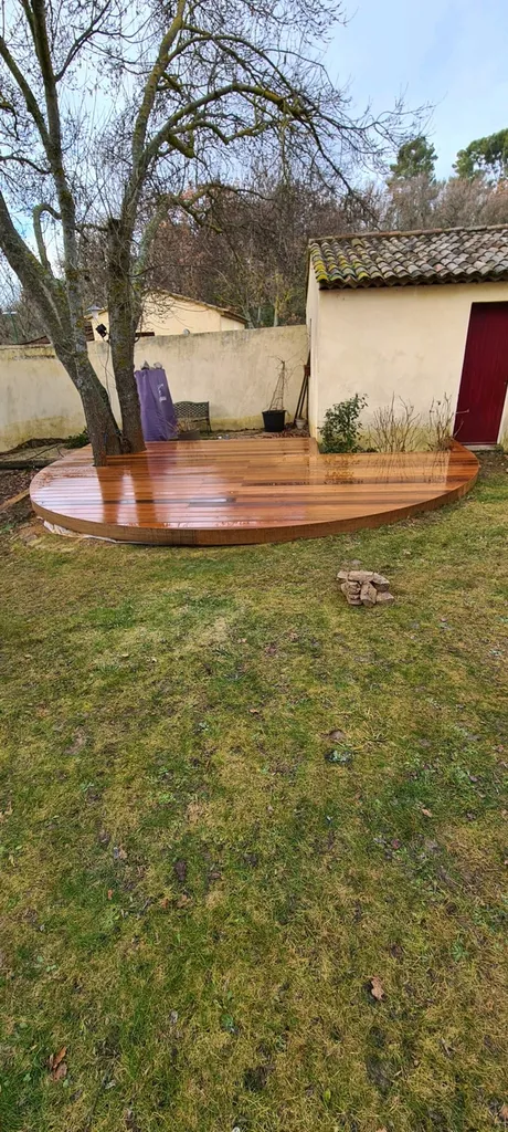 Création d'une terrasse arrondi en itauba à puyricard 13