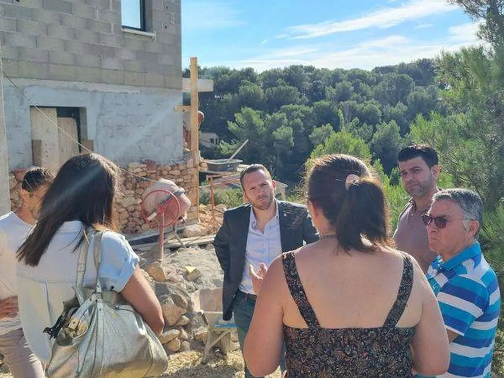 Visite du député Jean-Marc Zulesi sur notre chantier sur la commune d'Aurons dans le Pays Salonnais