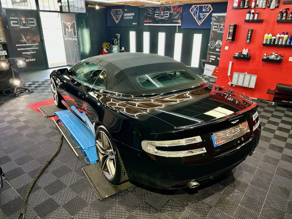 rénovation carrosserie protection PPF traitement céramique lyon Aston Martin DB9 Volante 