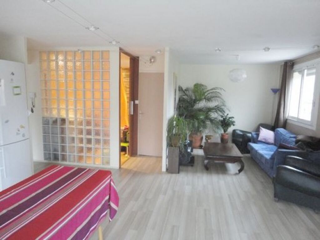 Vente appartement Roquefort La Bédoule avec grand balcon, cave et garage