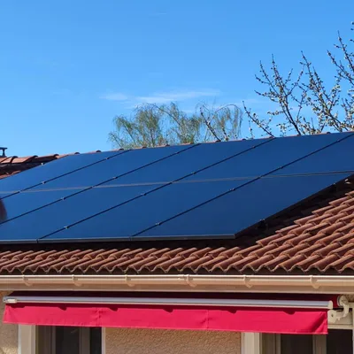 Installation solaire par 3 Baies après diagnostic énergétique avec pose de dix panneaux photovoltaïques à Saint-Laurent-en-Royans à côté de Romans-sur-Isère dans la Drôme