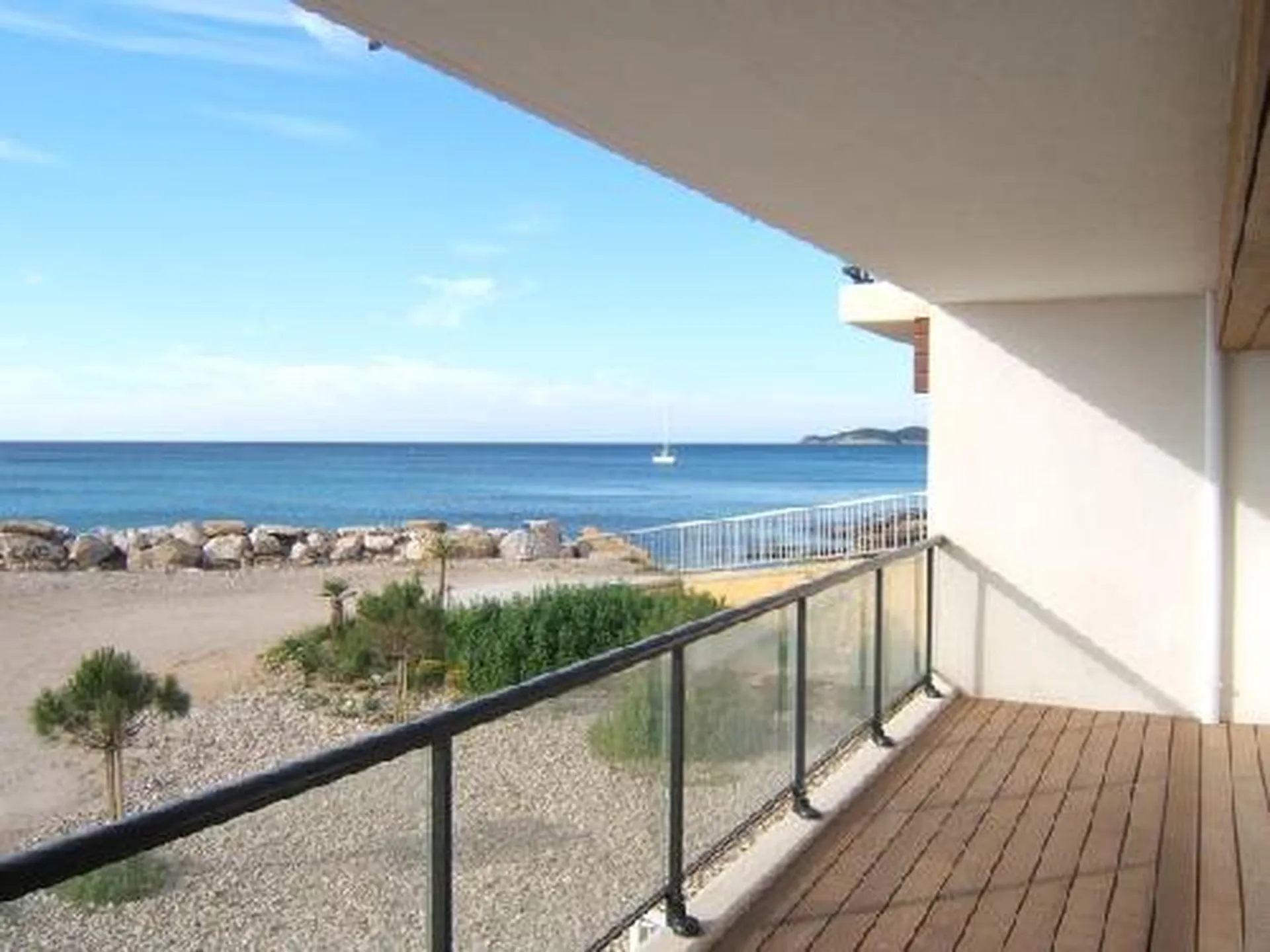 Front de mer la ciotat à vendre appartement