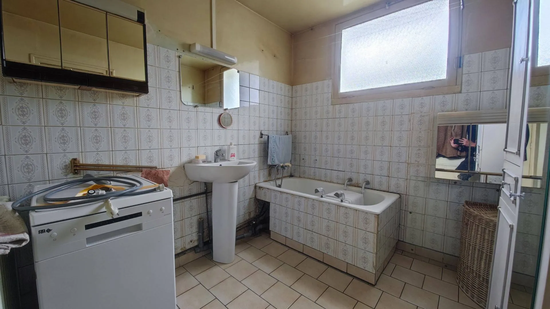 Maison de caractère à rafraichir proche commerces située au calme et à 2 minutes de la mer de Dieppe, en Seine-maritime (76)