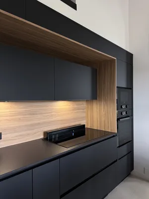 Cuisine italienne Armony haut de gamme avec façades X-Black Mat, systèmes d’ouverture premium et agencement ergonomique de précision professionnelle