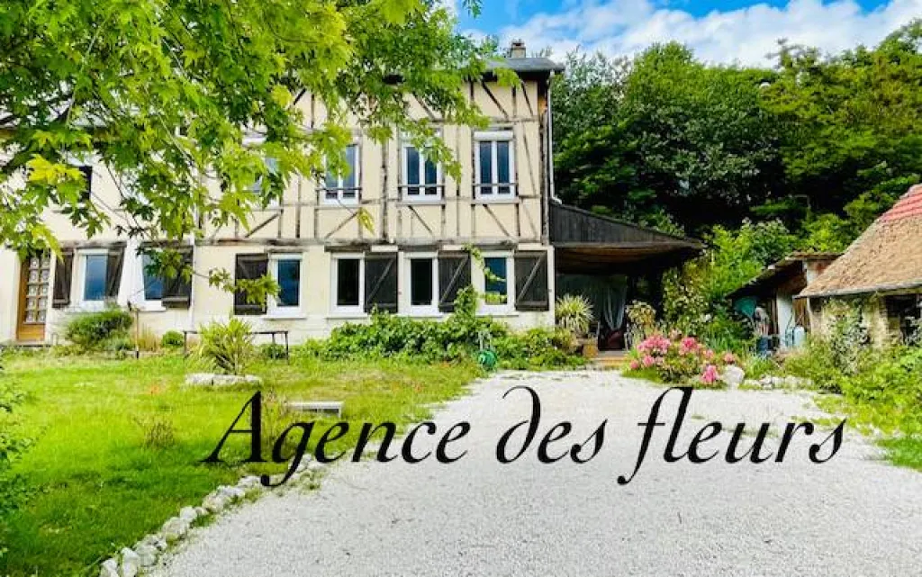 A vendre maison normande de 153 m² habitable édifiée sur une parcelle de 850 m²