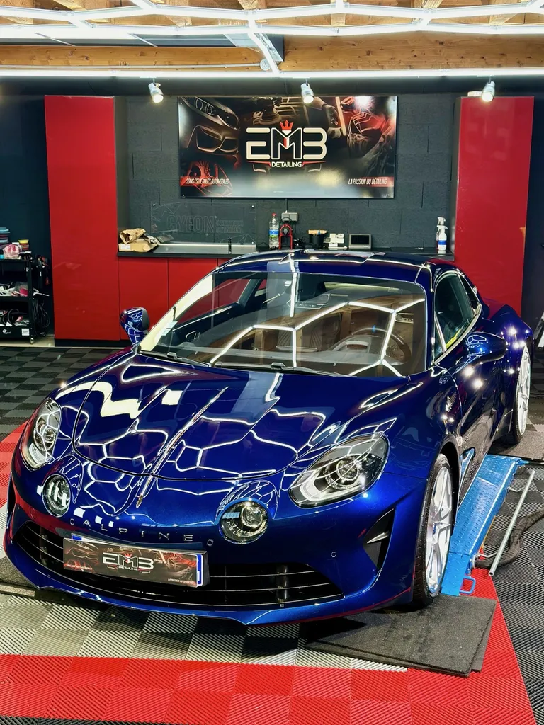 Traitement céramique chez EMB DETAILING protection carosserie spécialiste Alpine A110 sur Lyon