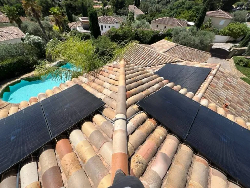 Installation de 21 panneaux solaires Dualsun 450W à Saint-Cyr-sur-Mer