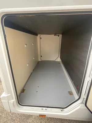 SOUTE DE RANGEMENT