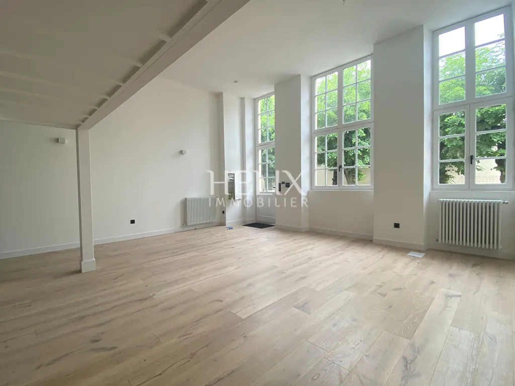 A vendre maison 204,10 M2  jardin et terrasse à Saint-Germain-en-Laye , RER A 10 mn.
