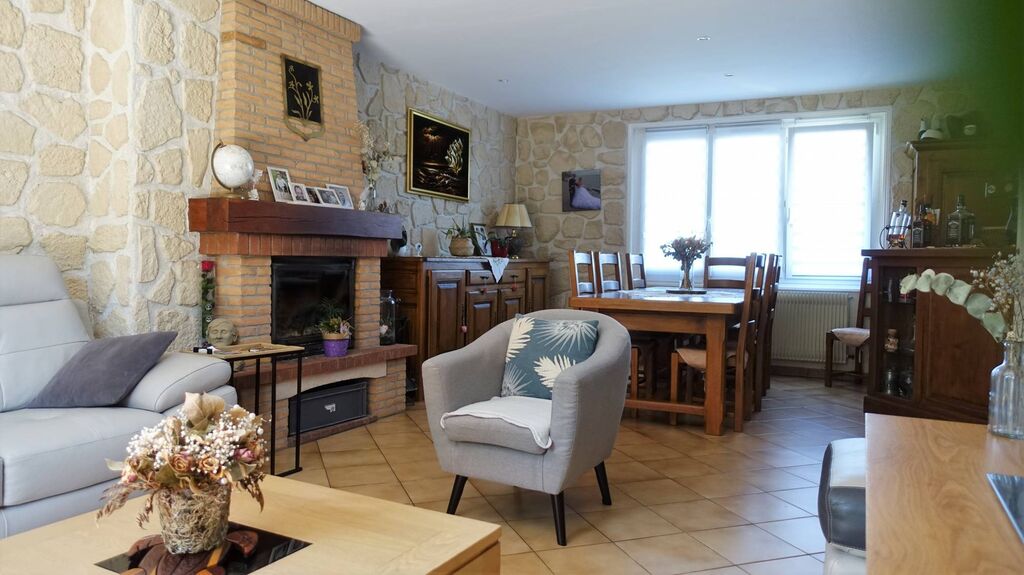 Maison de ville gros potentiel chambres d'hôtes, 7 chambres (dont 3 chambres d'hôtes), 3 salles d'eau à 3 min du front de mer. Axe Le Tréport 76470 - Saint-Valery-sur-Somme 80230