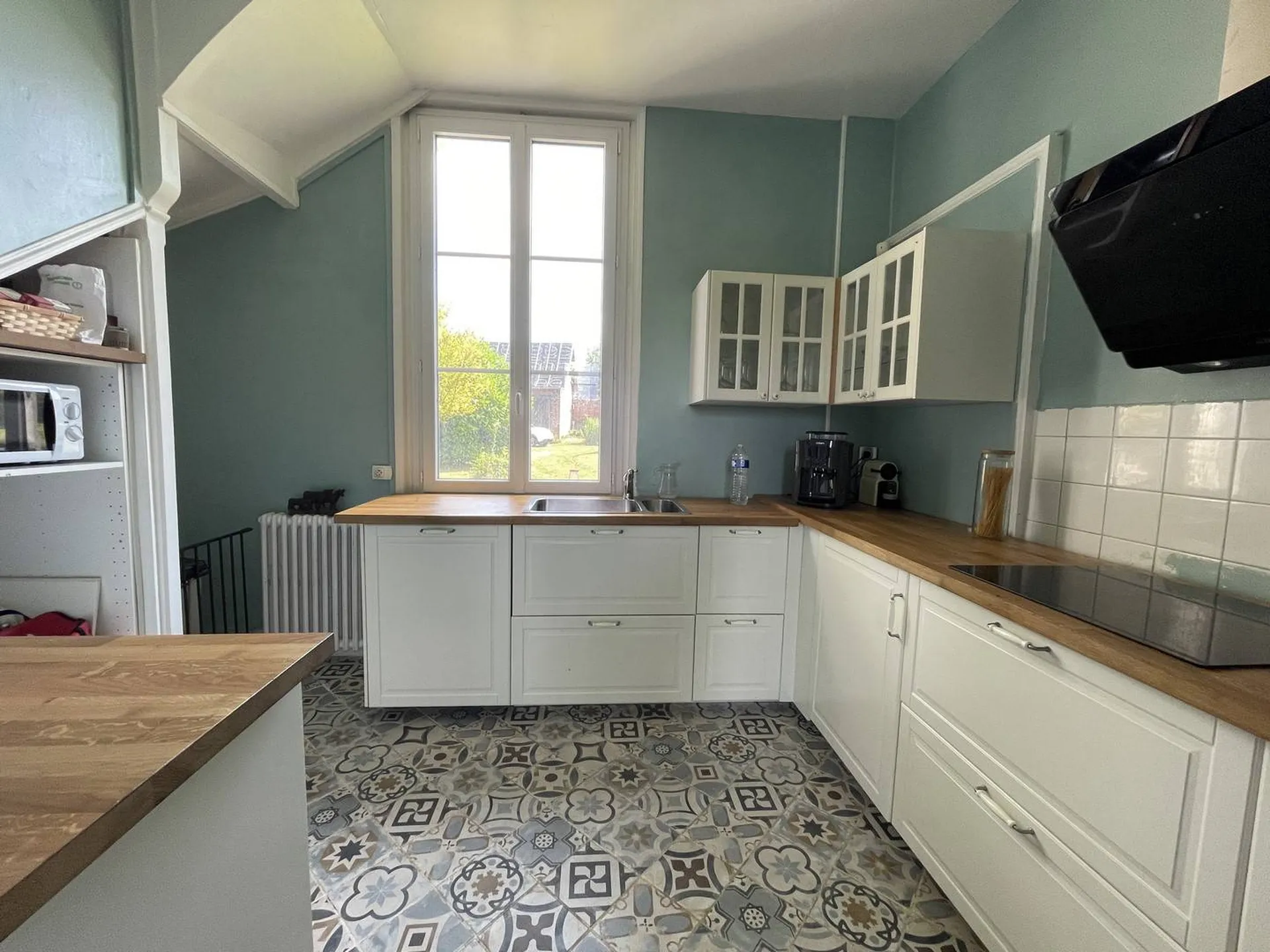 **Maison de Maître à vendre près de Neufchâtel-en-Bray** : Premier étage avec quatre chambres somptueuses et un bureau idéal pour le télétravail, offrant un espace de vie confortable et fonctionnel.