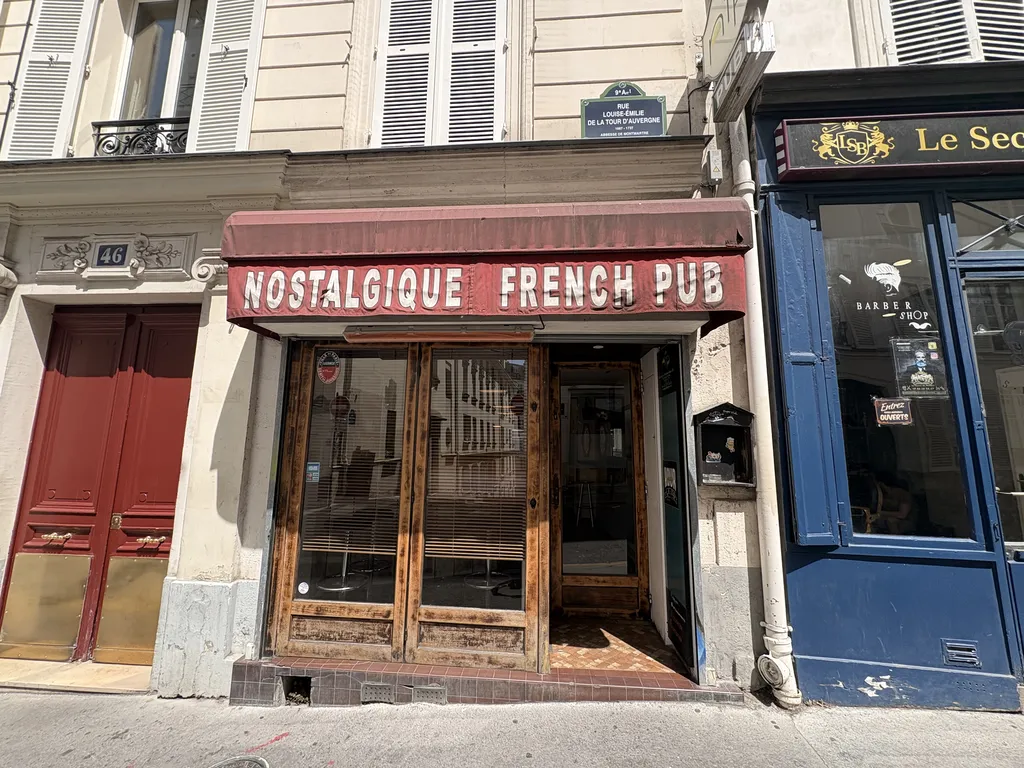 Vente - Boutique 68 m², Rochechouart, Rue Louise-Emilie de la Tour d'Auvergne 75009 PARIS