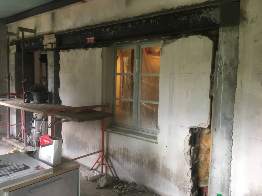 Ouverture dans un mur porteur d'une maison individuelle à Grans - Mise en place d'un IPN