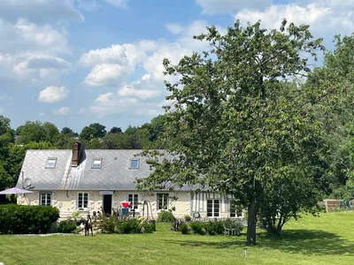 La Mailleraye sur Seine : Longère avec de beaux volumes à vendre sur l'axe Caudebec-en-Caux / Bourg-Achard