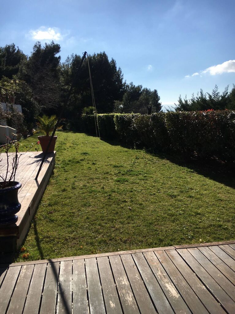 Cassis maison 3 chambres à vendre sur les hauteurs