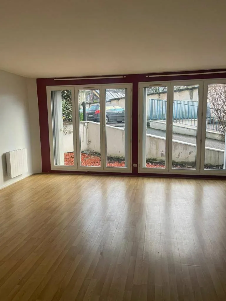 Situé au 20 rue Crevier à Rouen