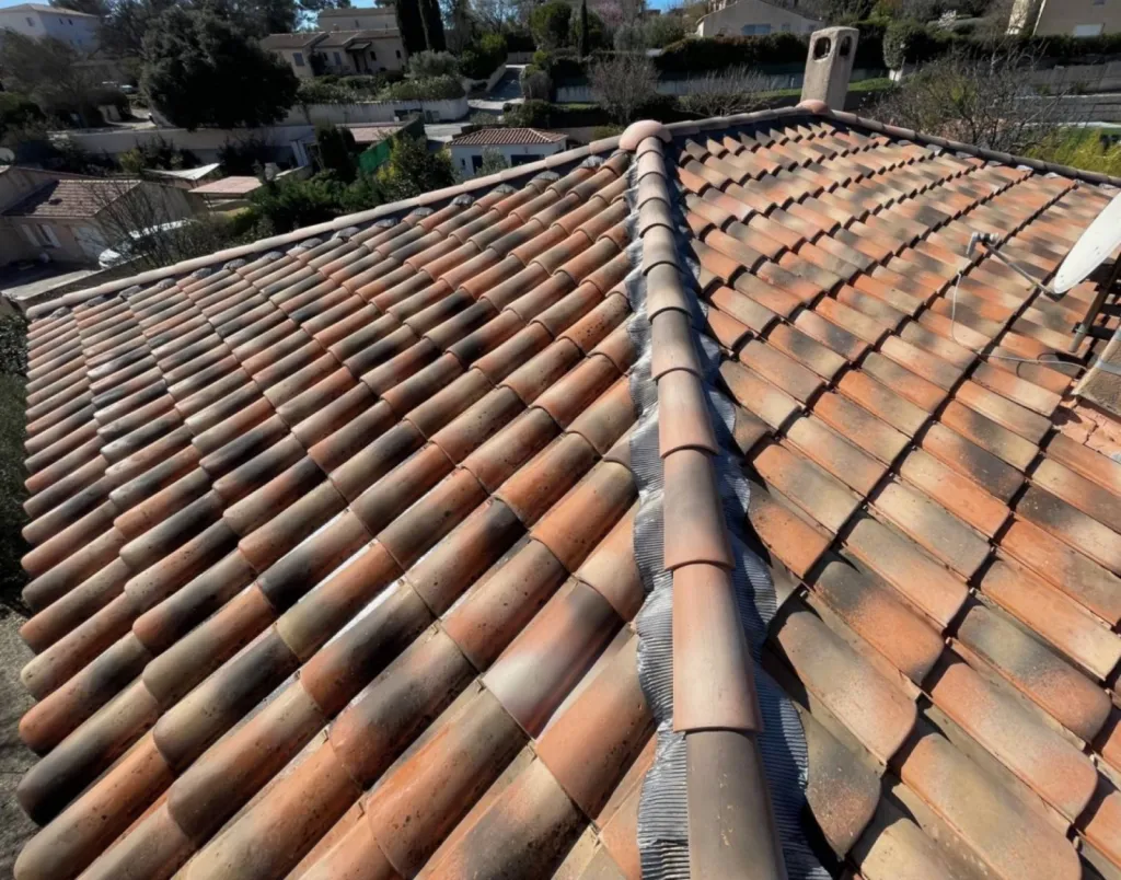 rénovation de toiture et faitage fini sur istres