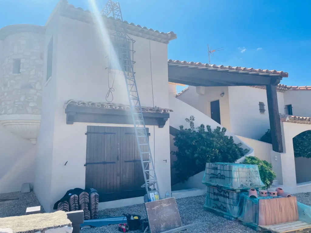 Réfection d’une toiture de maison en P.S.T Canal près de Aix en Provence.