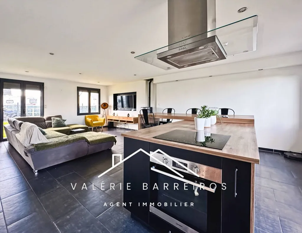 A acheter maison de 122 m² édifiée sur 600 m² de terrain sur la commune de LA LONDE 76500