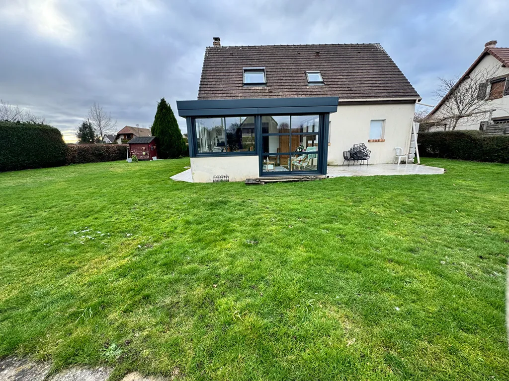A vendre sur la commune de La Londe 76500, jolie maison de 122m² édifiée sur 800m² de terrain