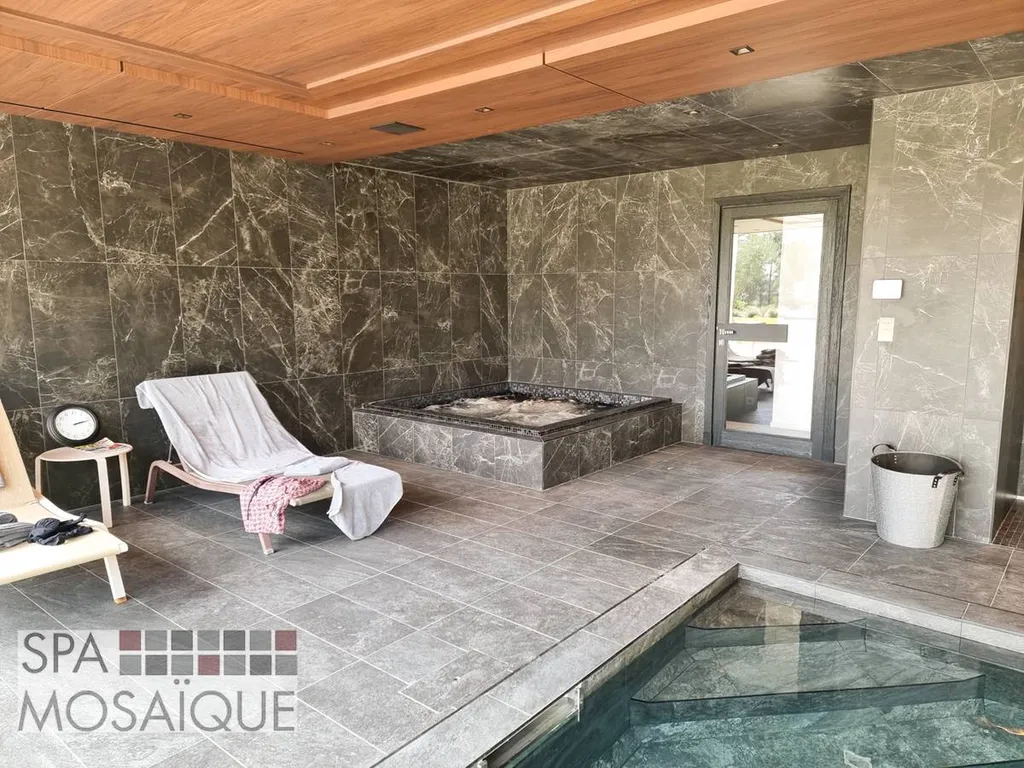 spa mosaïque carré en encastré marseille