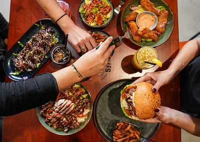 Food truck Les Affranchis burgers et tapas pour événements sportifs matchs tournois et compétitions à Toulouse