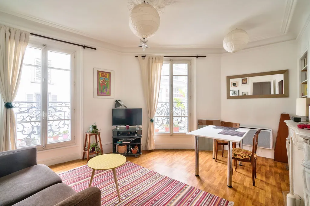 A vendre 4 pièces 3 chambres aux Batignolles à Paris 75017
