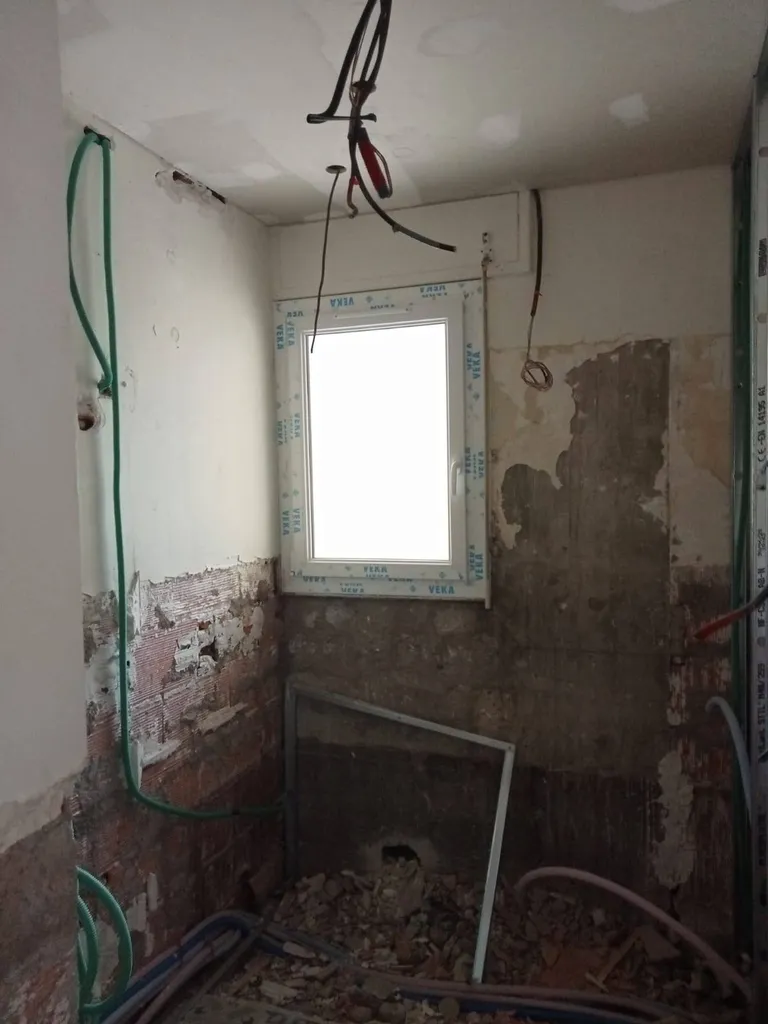 Pose de fenêtres PVC double vitrage pour la rénovation complète d’un appartement à Tassin-la-Demi-Lune proche de Vaise Lyon 9ème