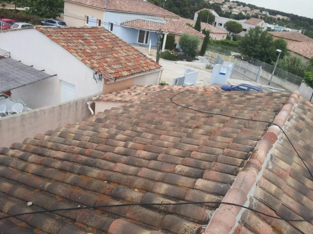 toiture à nettoyer sur aix en provence