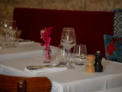 Organiser un repas d’affaires dans une salle privatisée à Paris près de Notre-Dame : cuisine française traditionnelle et ambiance à la française