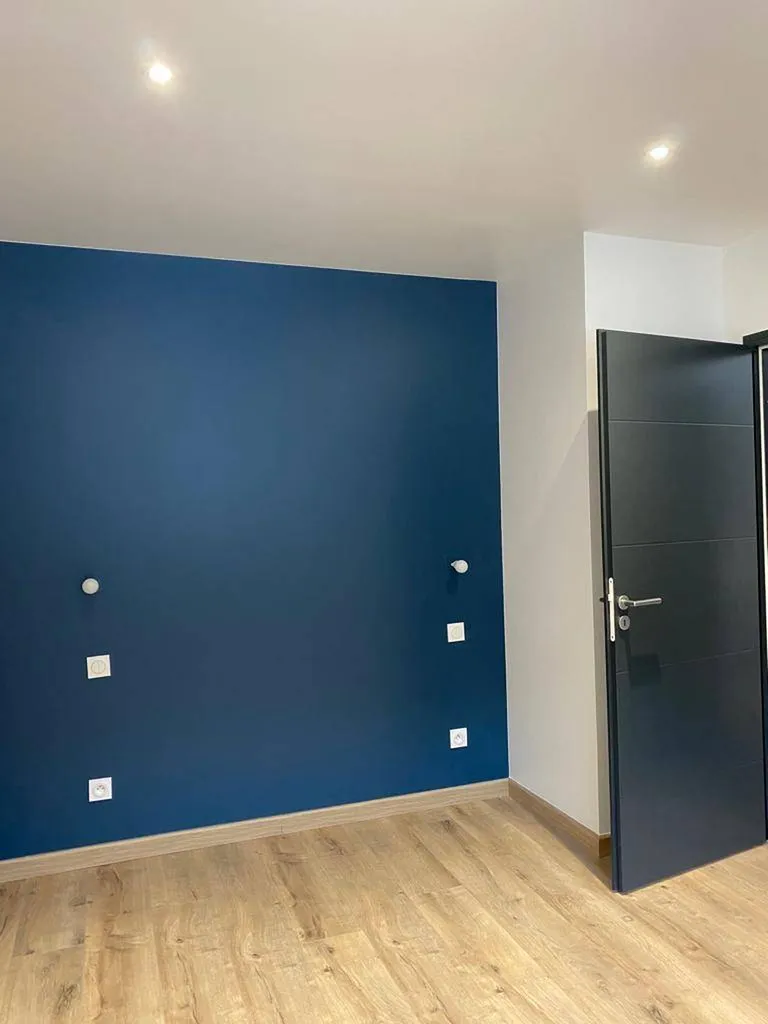 Trouver un peintre professionnel pour peinture couleur et pose de papier peint sur Le Grand-Quevilly près de Rouen