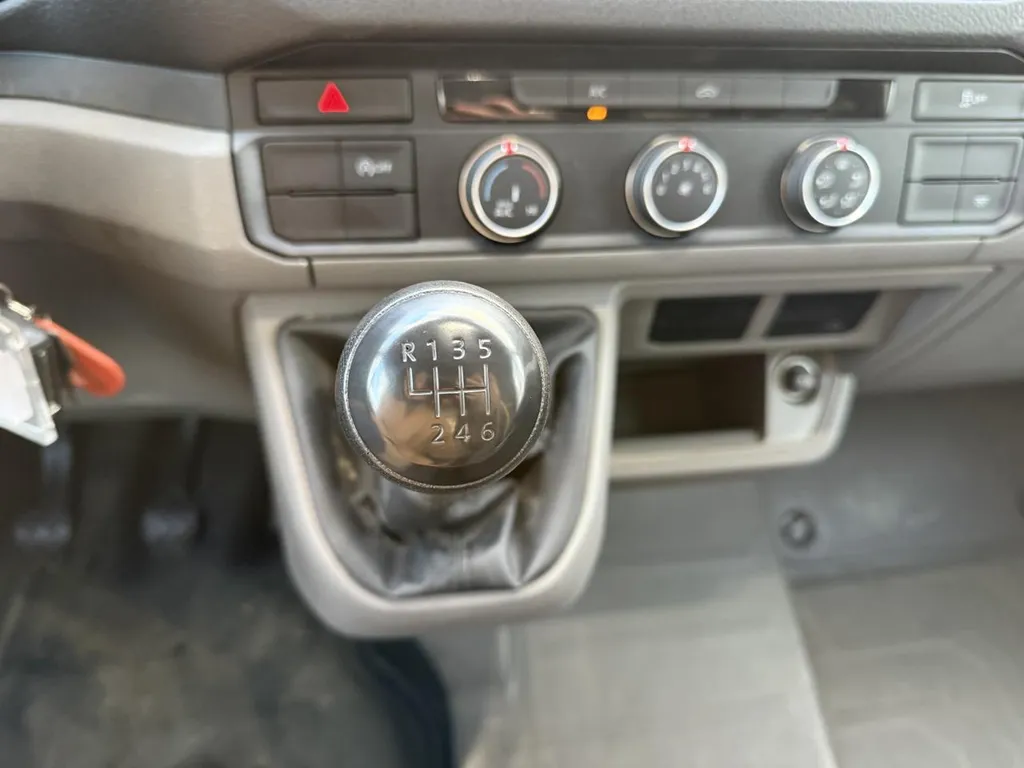 Vente utilitaire d'occasion VOLKSWAGEN CRAFTER à proximité du Havre : 20m3 disponible chez Caudebec Automobiles