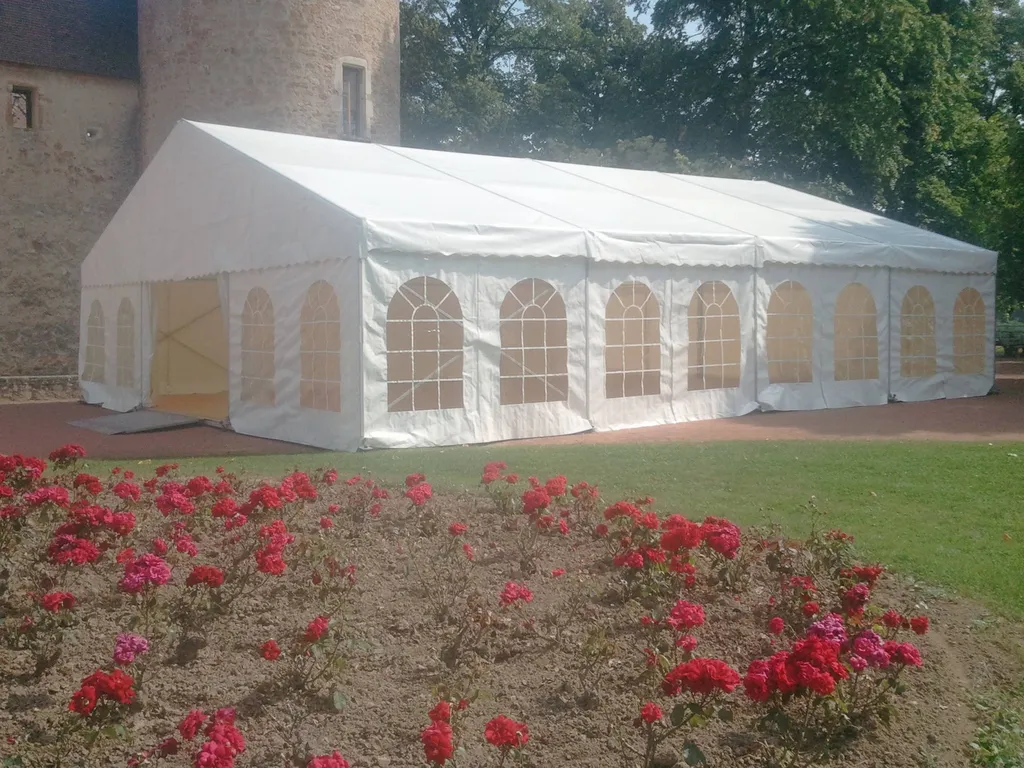 Location d'une tente pour un mariage dans le beaujolais