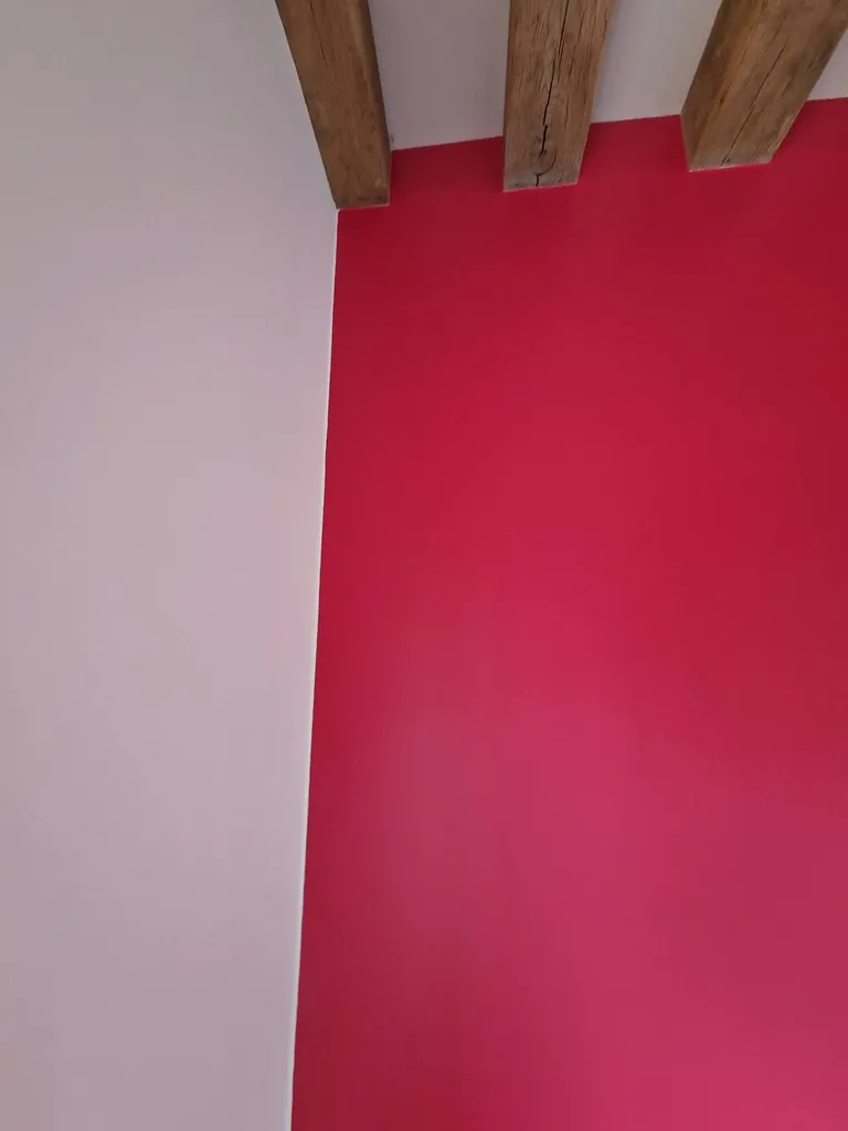 Rénovation d'une maison normande par projection airless, enduit et peinture entre Bernay et Montreuil l'argilé.