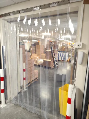 RIDEAUX LANIERES PVC TRANSPARENT POUR ISOLATION THERMIQUE DE CIRCULATION DU PERSONNEL ET MATÉRIEL INTÉRIEUR/ EXTÉRIEUR FROID ET CHAUD.
 HÔPITAL AIX EN PROVENCE 
BOUCHES DU RHÔNE 13