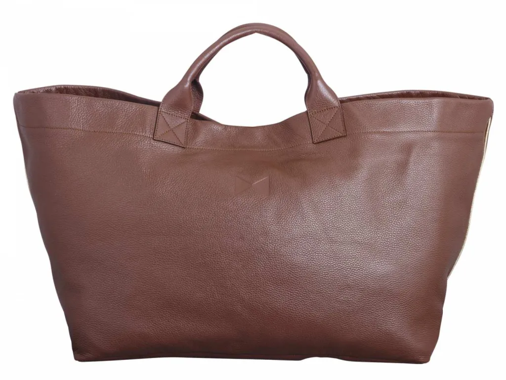 prises de vue maroquinerie packshot sac de voyage camel