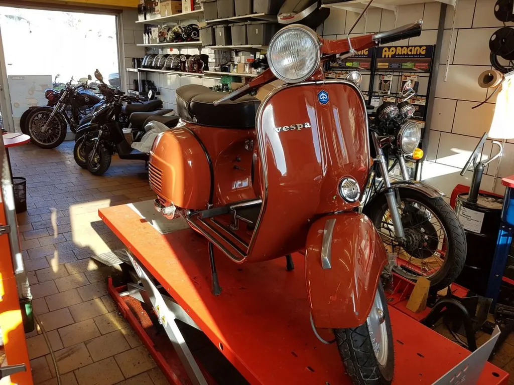 VESPA VINTAGE LA SEYNE SUR MER