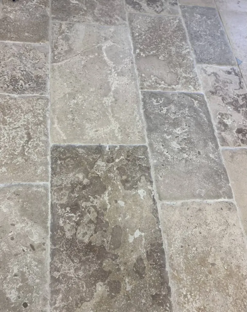 pierre naturelle pour terrasse en extérieur dans le Gard