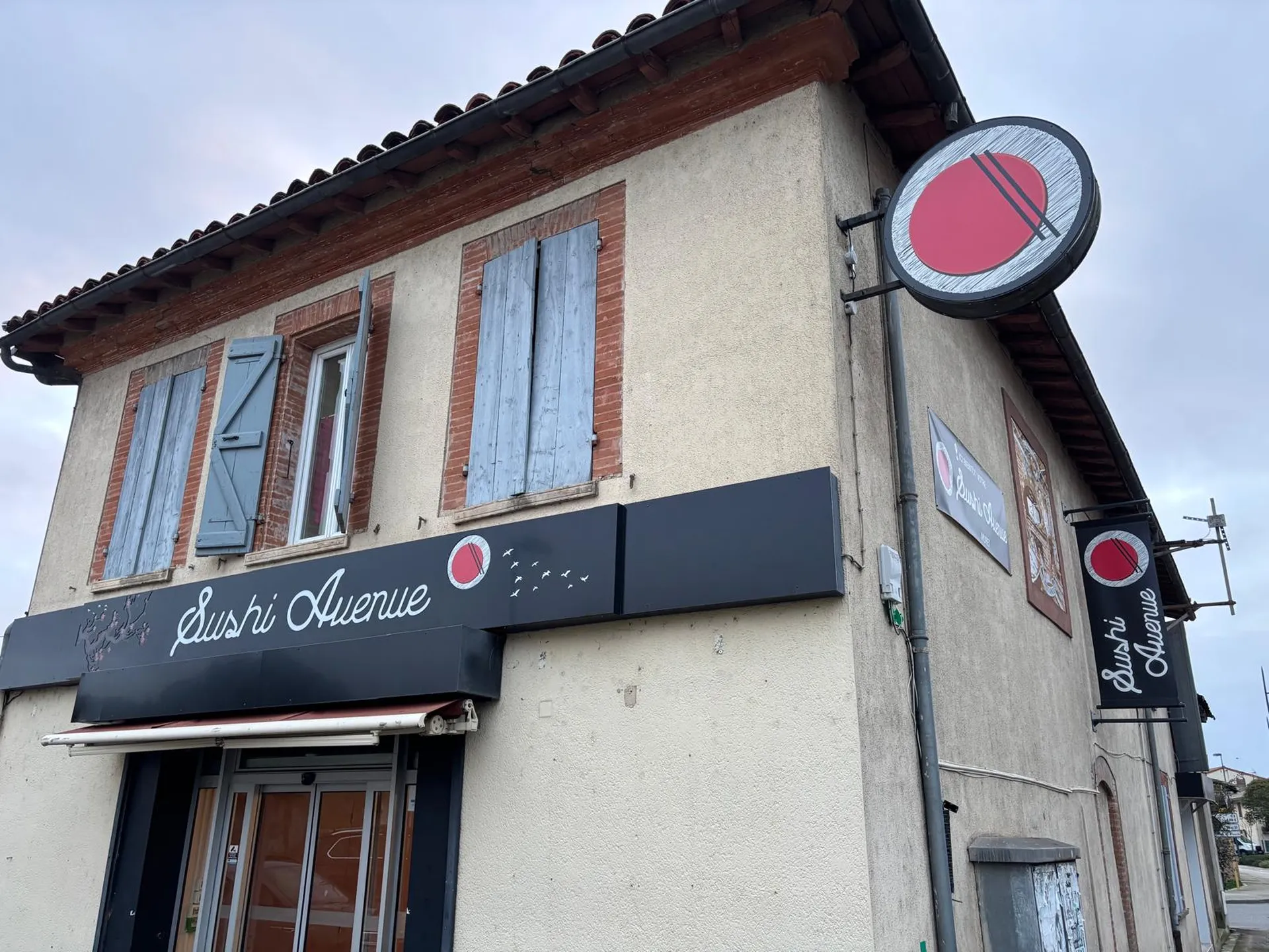 enseigne classic de magasin pour un restaurant à Muret 31 Sushi Avenue
