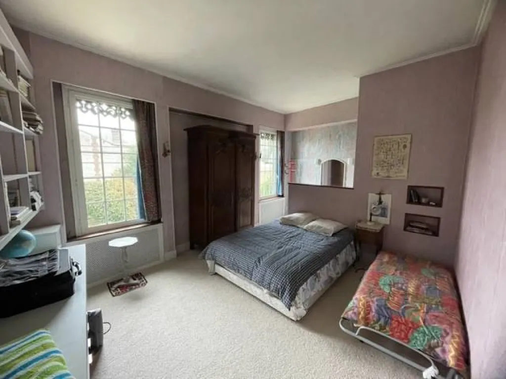 A vendre belle propriété anglo-normande de 260 m² habitables édifiée sur 778 m² de terrain