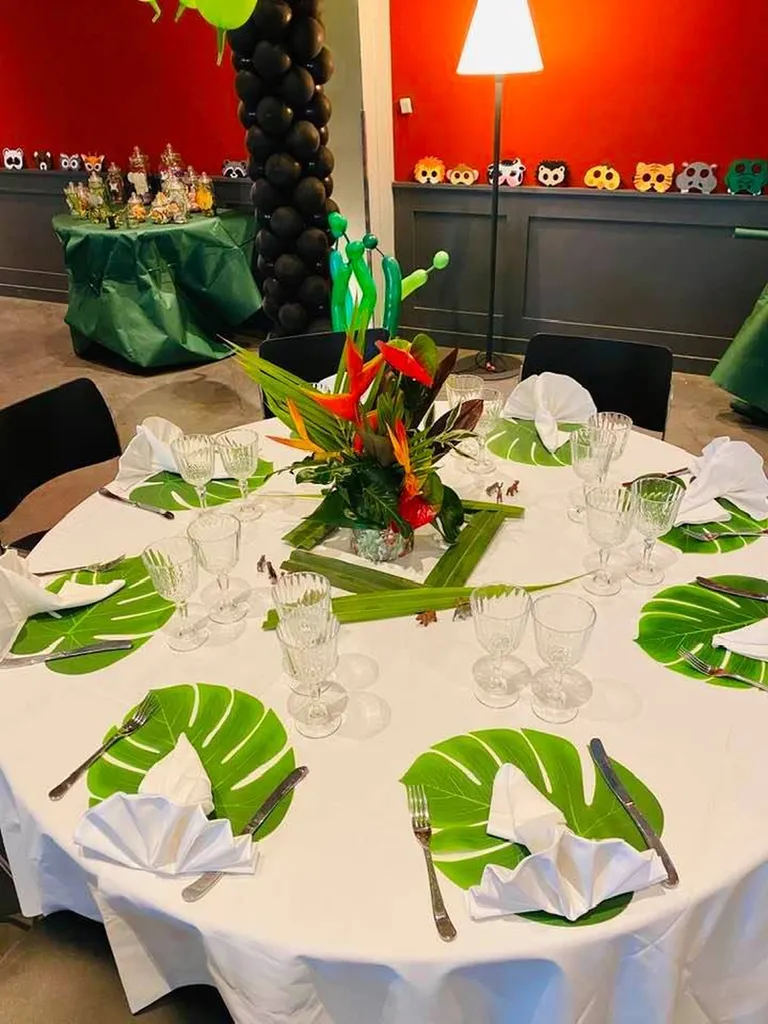 Centre de table végétal jungle anniversaire lyon